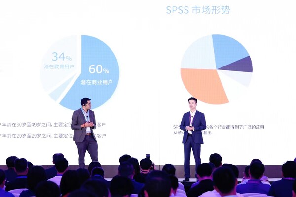 （从左至右）IBM亚太区伙伴生态与数字销售副总裁 Chetan Krishnamurthy、思杰马克丁全球合作伙伴关系总监商奇峰